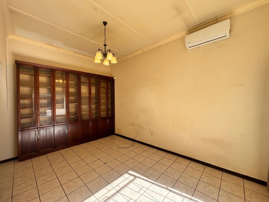 4 Bedroom Property for Sale in Wilkoppies North West
